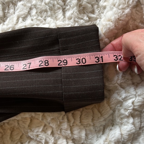 Ann Taylor - Picture 5 of 6